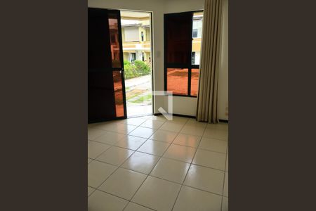 Sala de casa de condomínio para alugar com 3 quartos, 88m² em Piatã, Salvador