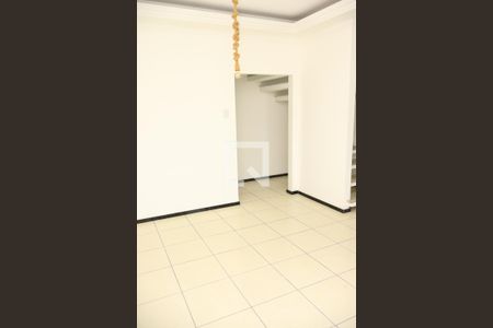 Sala de casa de condomínio para alugar com 3 quartos, 88m² em Piatã, Salvador