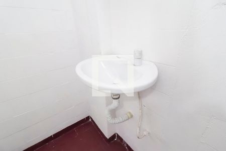 Banheiro de casa para alugar com 1 quarto, 28m² em Jardim Sao Pedro, São Paulo