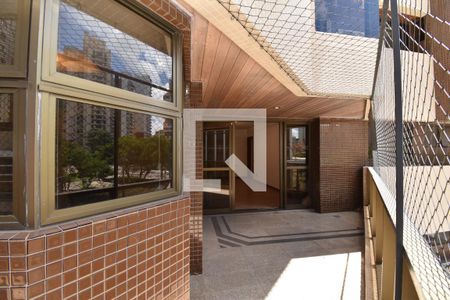 Sacada de apartamento para alugar com 4 quartos, 355m² em Cabral, Curitiba