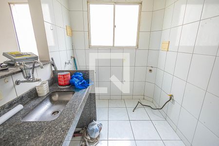 cozinha de apartamento para alugar com 2 quartos, 48m² em São João Batista, Belo Horizonte