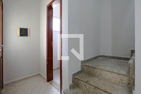 Entrada de casa de condomínio para alugar com 2 quartos, 120m² em Vila Oliveira, Mogi das Cruzes