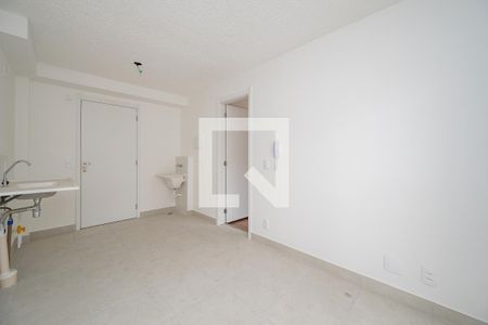 Studio de kitnet/studio para alugar com 1 quarto, 27m² em Jardim Itacolomi, São Paulo