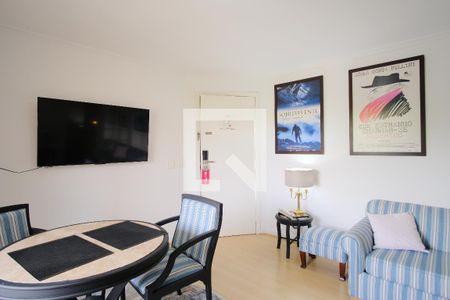 Sala de apartamento para alugar com 1 quarto, 40m² em Higienópolis, São Paulo