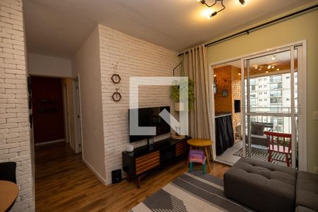 Sala de apartamento para alugar com 3 quartos, 85m² em Jardim Tupanci, Barueri