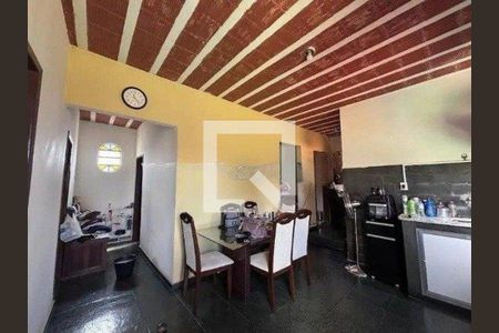 Casa à venda com 6 quartos, 411m² em Sagrada Família, Belo Horizonte