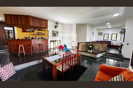 Casa à venda com 4 quartos, 311m² em Tanque, Rio de Janeiro