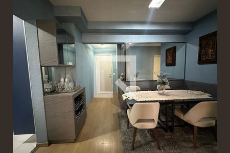 Sala de apartamento à venda com 3 quartos, 73m² em Jardim Tupanci, Barueri