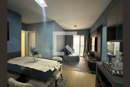 Sala de apartamento à venda com 3 quartos, 73m² em Jardim Tupanci, Barueri