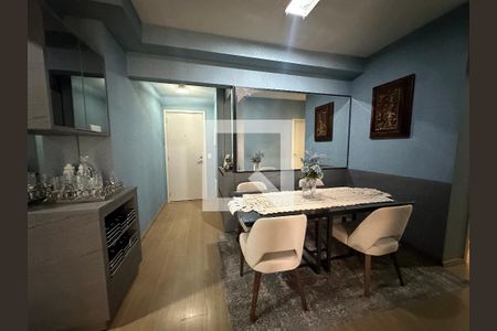 Sala de apartamento à venda com 3 quartos, 73m² em Jardim Tupanci, Barueri