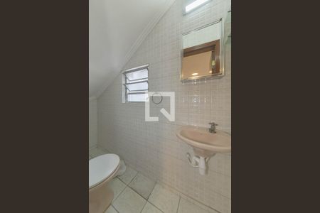 Lavabo de casa para alugar com 3 quartos, 100m² em Jardim Aeroporto, São Paulo