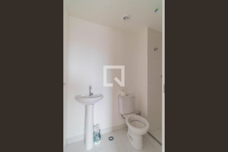 Banheiro da Suíte de apartamento para alugar com 1 quarto, 24m² em Parque Industrial Tomas Edson, São Paulo