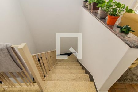 Escada de casa à venda com 3 quartos, 200m² em Itaquera, São Paulo