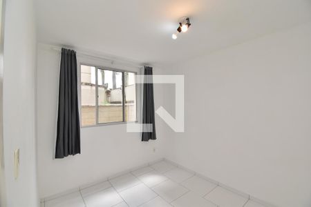 Quarto 1 de apartamento para alugar com 2 quartos, 47m² em Santa Cândida, Curitiba