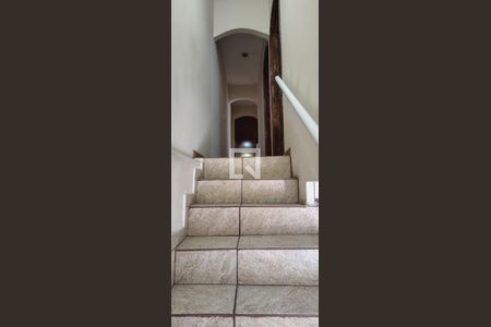 Corredor de casa à venda com 4 quartos, 147m² em Jardim Alzira Franco, Santo André