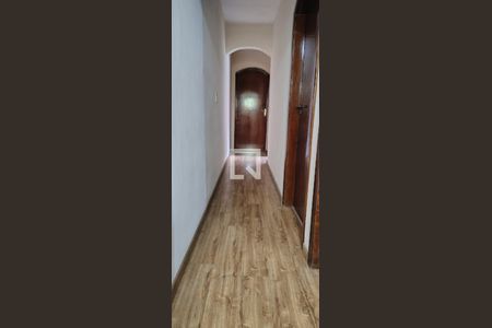 Corredor de casa à venda com 4 quartos, 147m² em Jardim Alzira Franco, Santo André