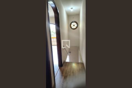 Corredor de casa à venda com 4 quartos, 147m² em Jardim Alzira Franco, Santo André