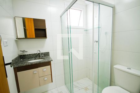 Banheiro da Suíte 1 de apartamento para alugar com 2 quartos, 72m² em Guilhermina, Praia Grande