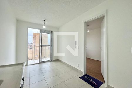 Sala de apartamento para alugar com 1 quarto, 43m² em Jardim Itacolomi, São Paulo