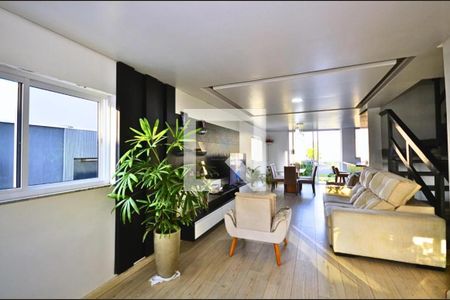 Sala de casa de condomínio para alugar com 3 quartos, 300m² em Mário Quintana, Viamão