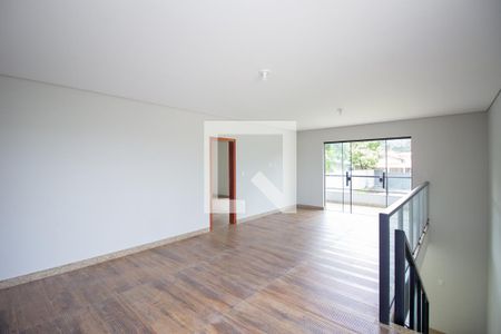 Sala de TV de casa à venda com 3 quartos, 250m² em Chácara Contagem, Contagem