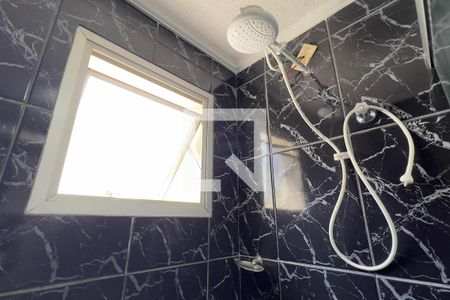 Banheiro de apartamento para alugar com 2 quartos, 65m² em Vila Galvão, Guarulhos