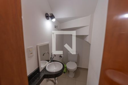 Lavabo de casa de condomínio para alugar com 3 quartos, 64m² em Vila Salete, São Paulo