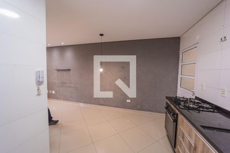 Cozinha de casa de condomínio para alugar com 3 quartos, 64m² em Vila Salete, São Paulo