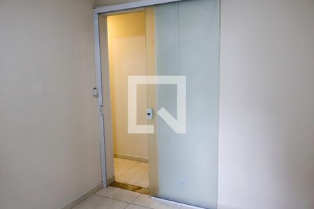 Quarto 2 de apartamento para alugar com 2 quartos, 49m² em Quitaúna, Osasco