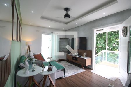 Sala de casa de condomínio à venda com 3 quartos, 200m² em Anil, Rio de Janeiro