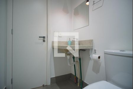 Banheiro da Suíte de apartamento para alugar com 2 quartos, 55m² em São Sebastião, Porto Alegre