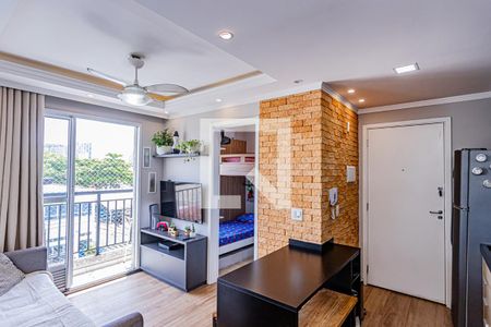 Sala, cozinha e área de serviço de apartamento à venda com 2 quartos, 34m² em Vila Palmeiras, São Paulo