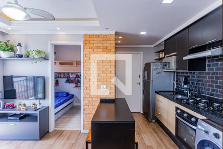 Sala, cozinha e área de serviço de apartamento à venda com 2 quartos, 34m² em Vila Palmeiras, São Paulo