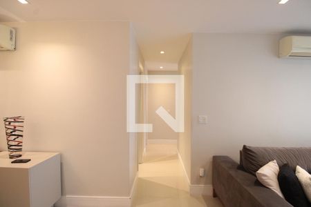 Sala - Corredor de apartamento à venda com 3 quartos, 146m² em Barra Olímpica, Rio de Janeiro
