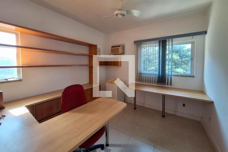 Quarto 1 de casa à venda com 6 quartos, 340m² em Camboinhas, Niterói