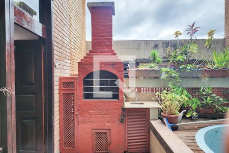 Quintal  de casa de condomínio à venda com 3 quartos, 189m² em Humaitá, Rio de Janeiro