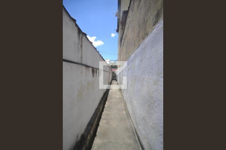 corredor de entrada  de casa para alugar com 1 quarto, 30m² em Vila Santo Antonio, Belford Roxo