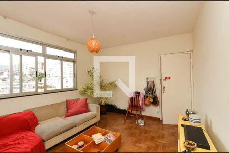 Apartamento à venda com 3 quartos, 97m² em Santa Efigênia, Belo Horizonte