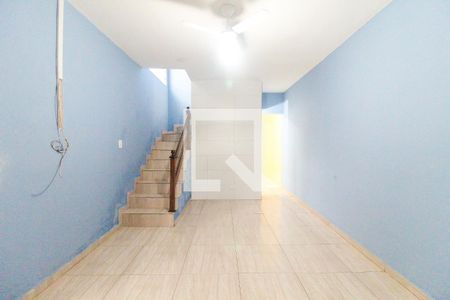 Sala de casa para alugar com 3 quartos, 125m² em Itaim Paulista, São Paulo
