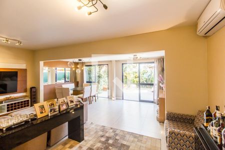 Sala  de casa de condomínio à venda com 3 quartos, 180m² em Residencial Tambore Iii, Santana de Parnaíba