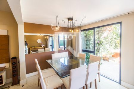 Sala  de casa de condomínio à venda com 3 quartos, 180m² em Residencial Tambore Iii, Santana de Parnaíba