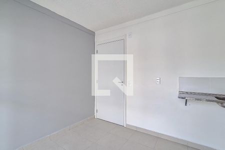 Sala de apartamento para alugar com 2 quartos, 34m² em Parque Industrial Tomas Edson, São Paulo