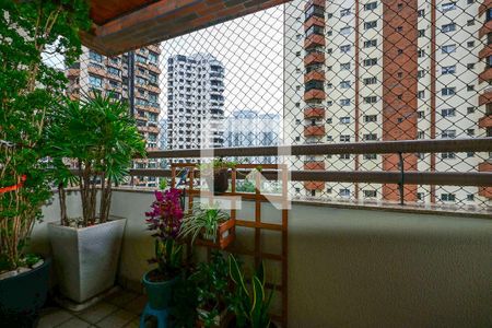Varanda de apartamento à venda com 4 quartos, 156m² em Vila Suzana, São Paulo