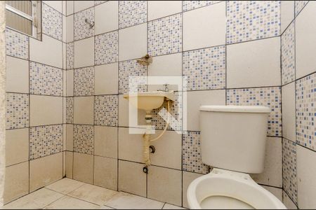 Banheiro de casa para alugar com 1 quarto, 30m² em Piqueri, São Paulo