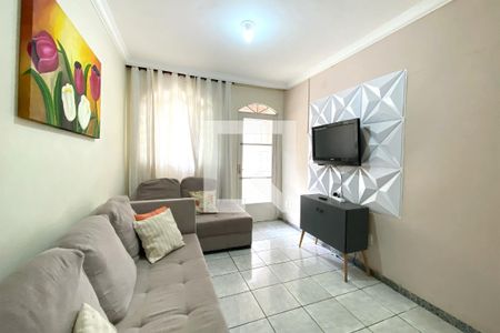 Sala de casa para alugar com 2 quartos, 110m² em Santa Terezinha, Belo Horizonte