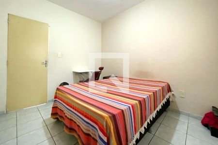 Quarto 1 de casa para alugar com 2 quartos, 110m² em Santa Terezinha, Belo Horizonte