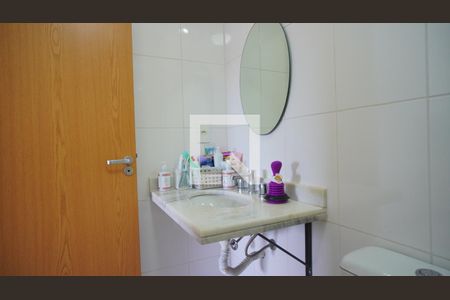 Banheiro da Suíte 1 de apartamento para alugar com 2 quartos, 60m² em Partenon, Porto Alegre