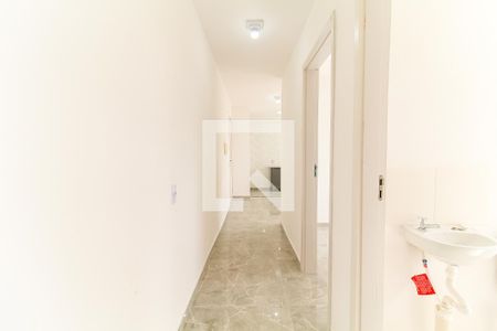 Corredor de apartamento para alugar com 2 quartos, 43m² em Vila Lourdes, São Paulo