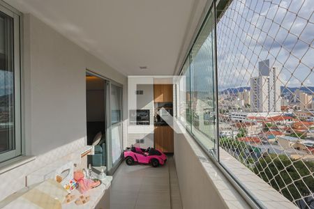 Apartamento à venda com 3 quartos, 80m² em Sagrada Família, Belo Horizonte