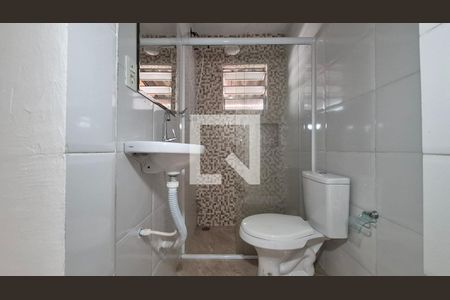 Banheiro da suíte de casa para alugar com 2 quartos, 70m² em Campestre, Santo André